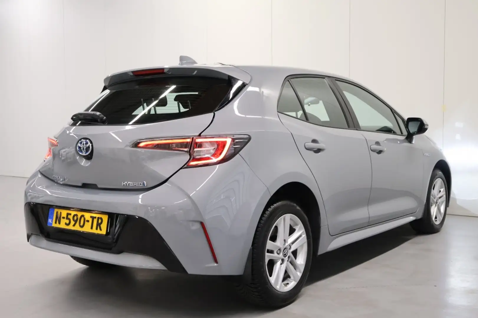 Toyota Corolla 1.8 Hybrid Business Gris - 2