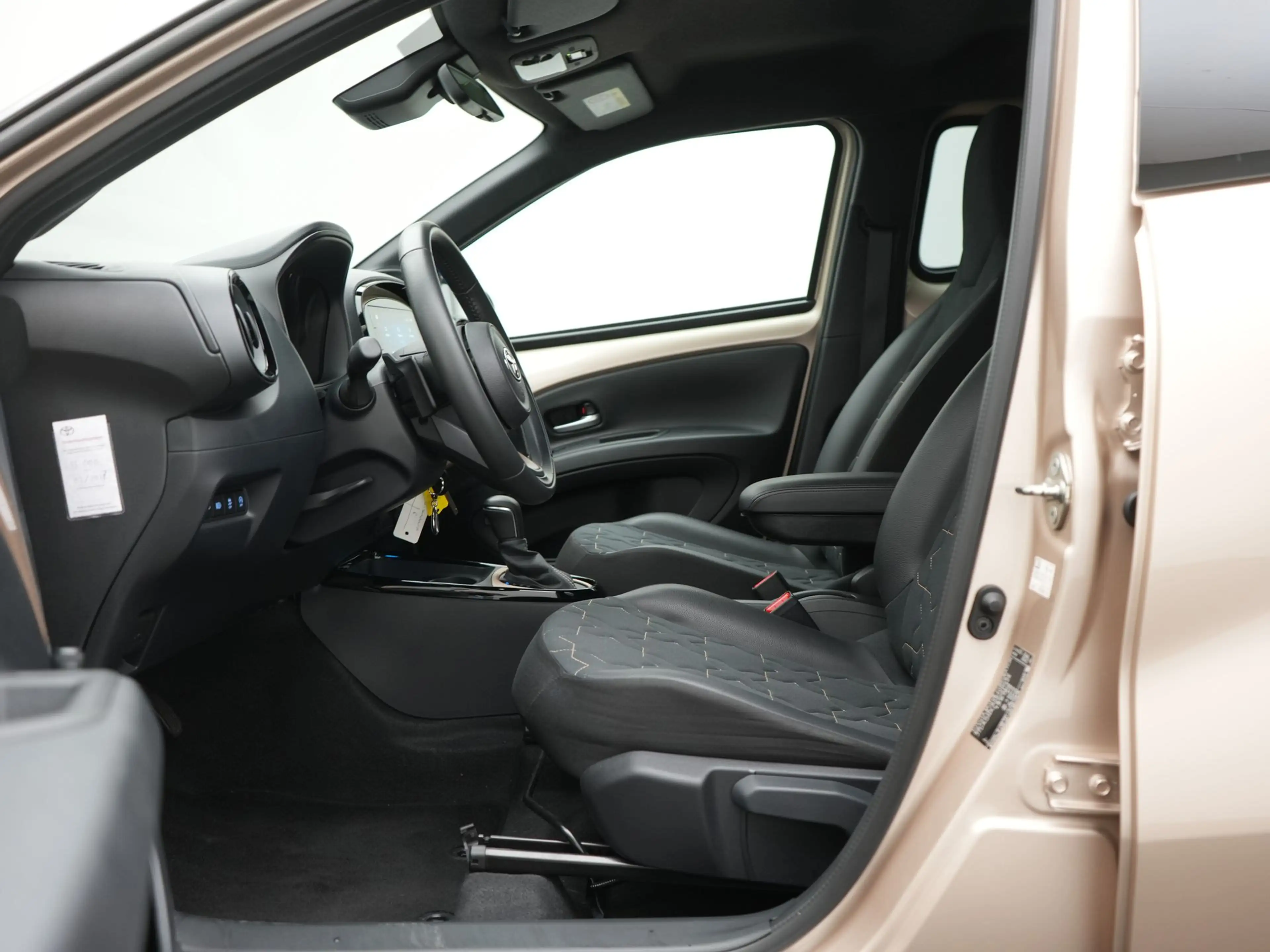 Toyota Aygo X 1.0 VVT-i S-CVT Envy | NL Auto | JBL Audio | Deale — photo 8