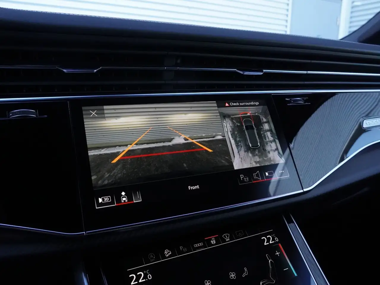 Audi SQ7 снимка Audi SQ7
