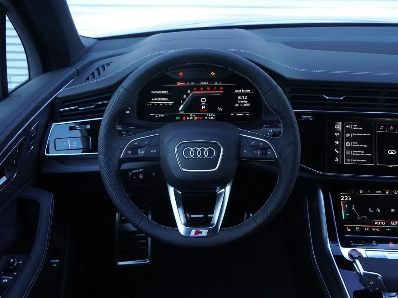 Audi SQ7 снимка Audi SQ7