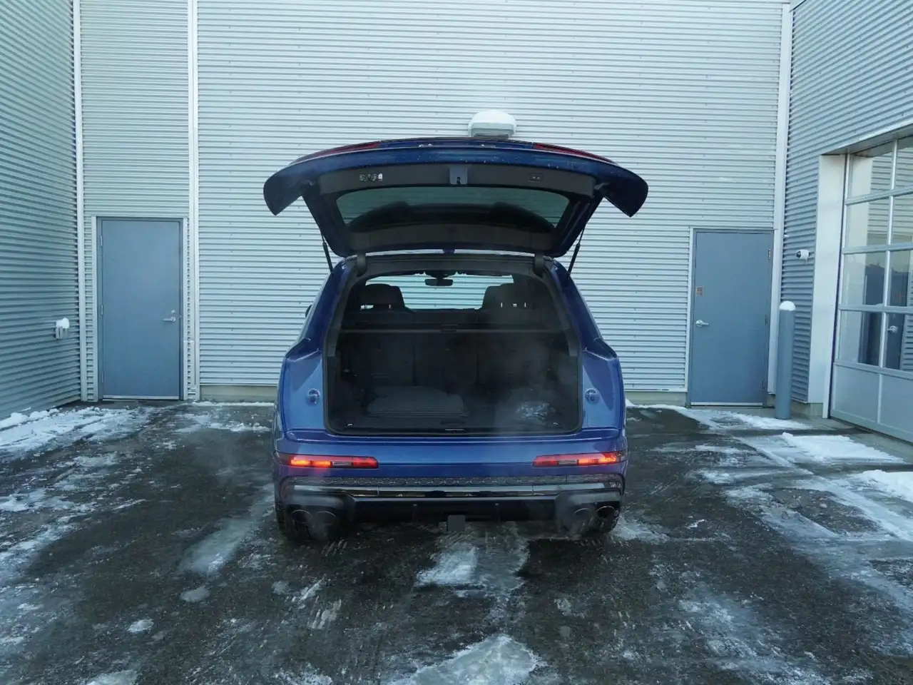 Audi SQ7 снимка Audi SQ7