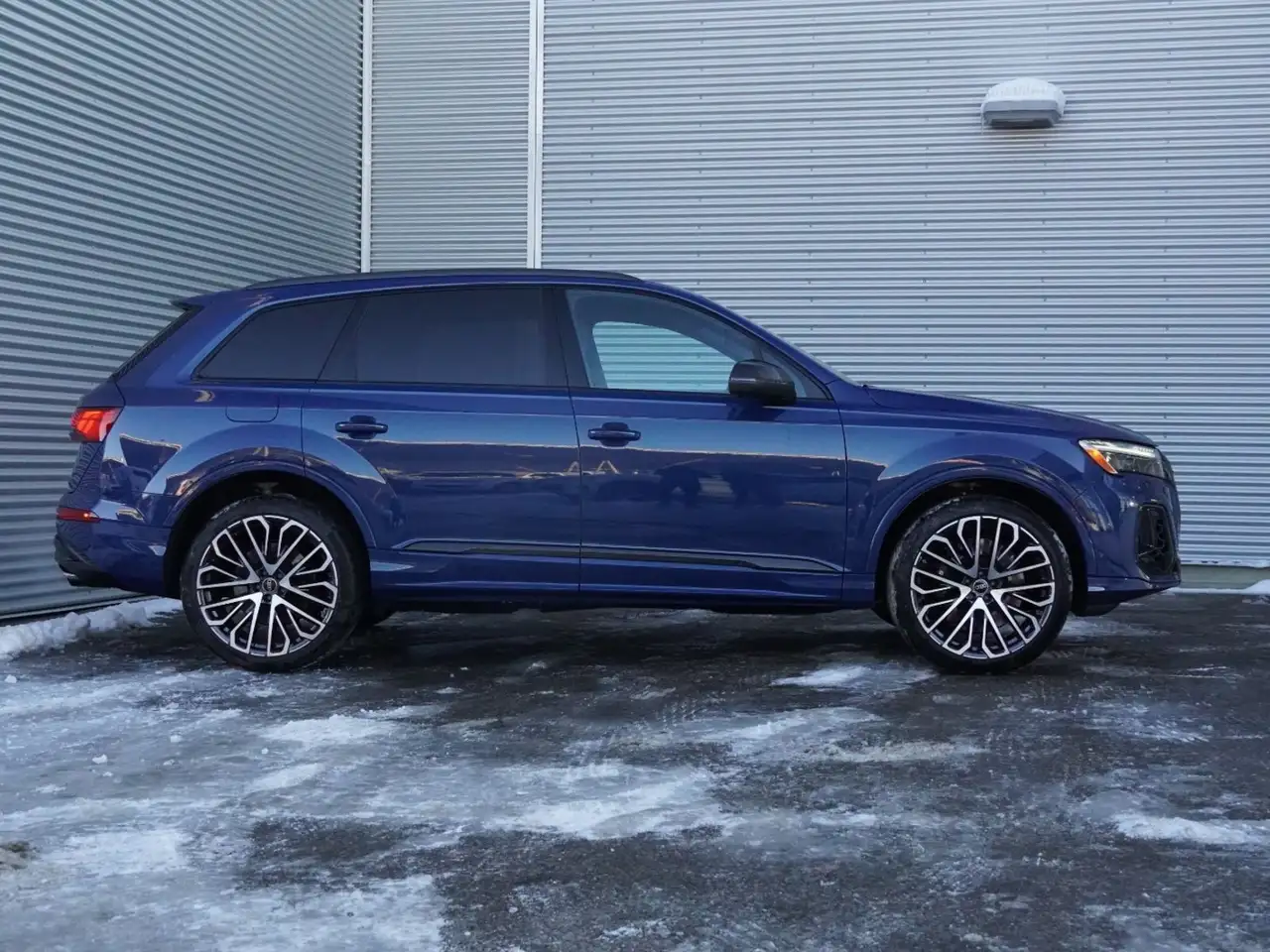 Audi SQ7 снимка Audi SQ7