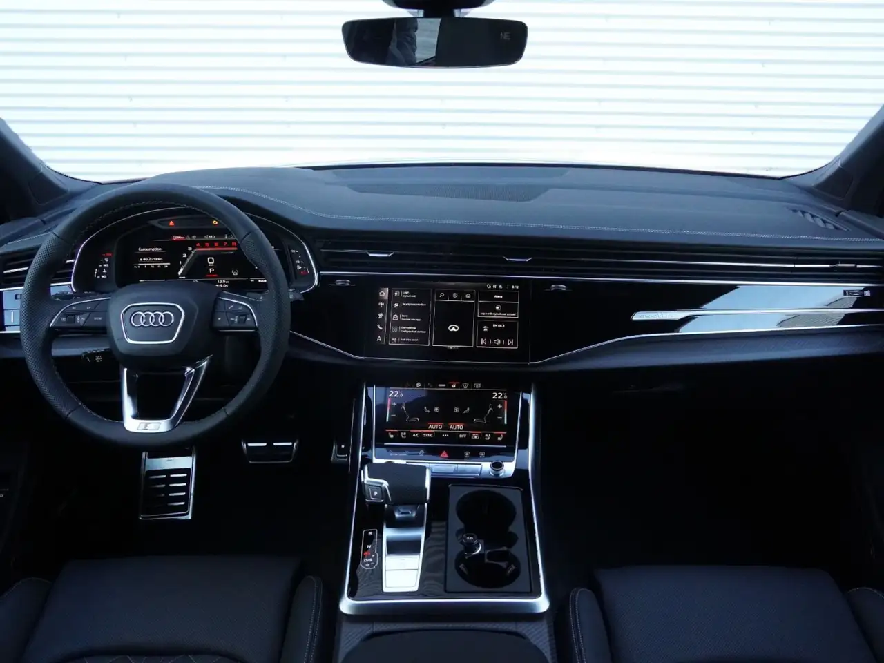 Audi SQ7 снимка Audi SQ7