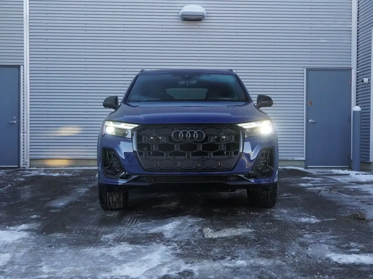 Audi SQ7 снимка Audi SQ7