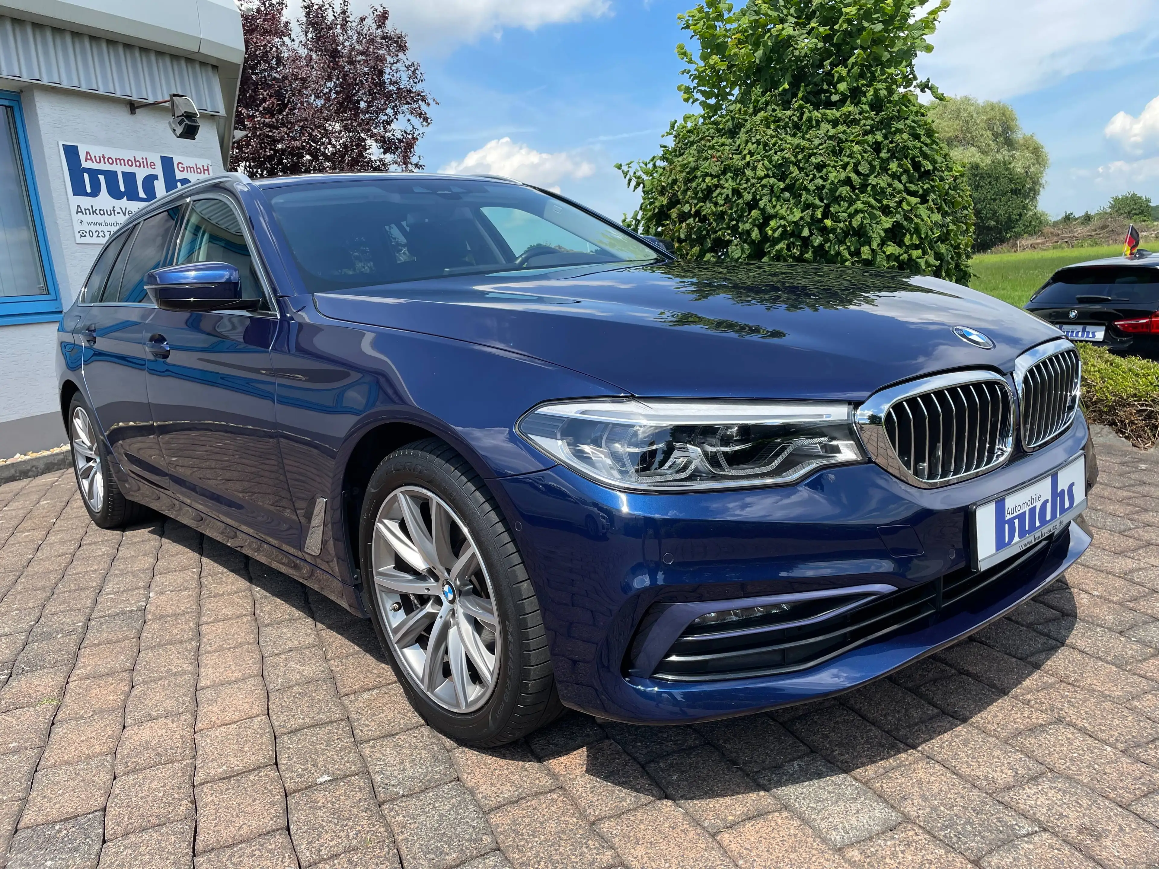 BMW 520 d xDrive Touring Sport Line AHK HUD Leder