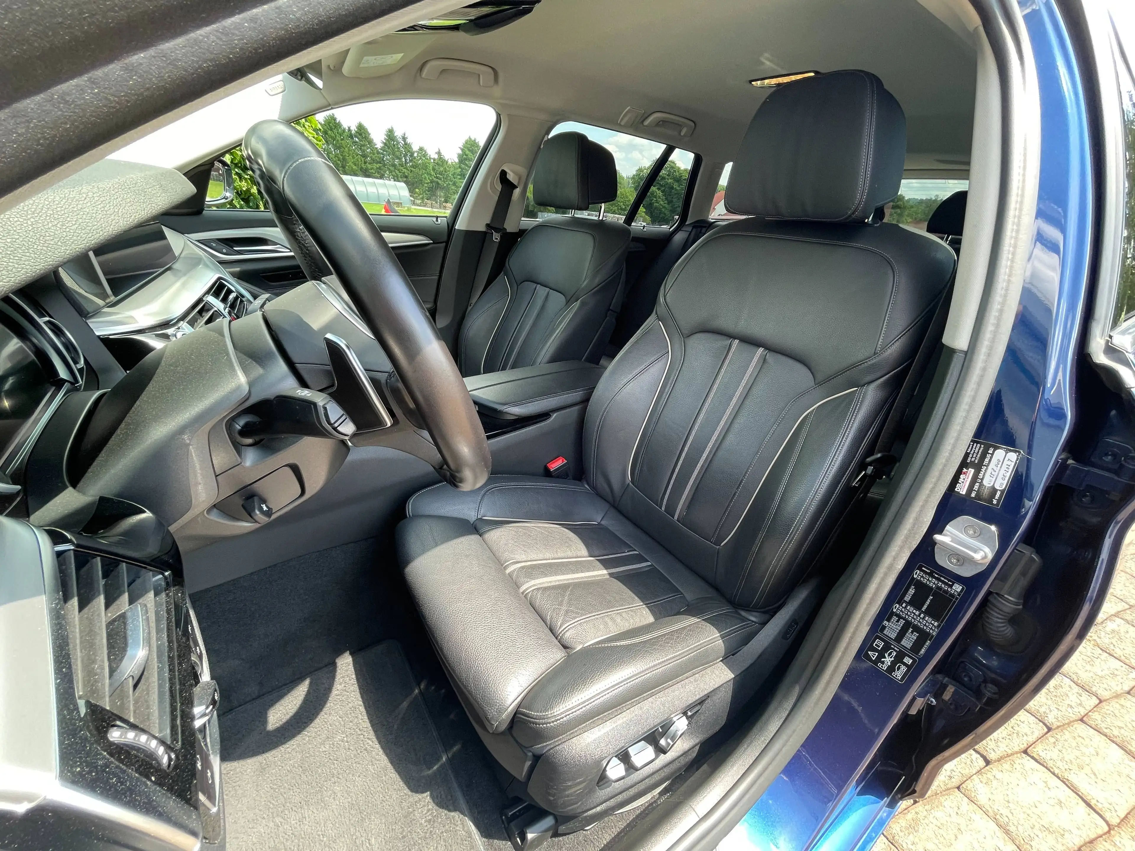 BMW 520 d xDrive Touring Sport Line AHK HUD Leder — photo 15
