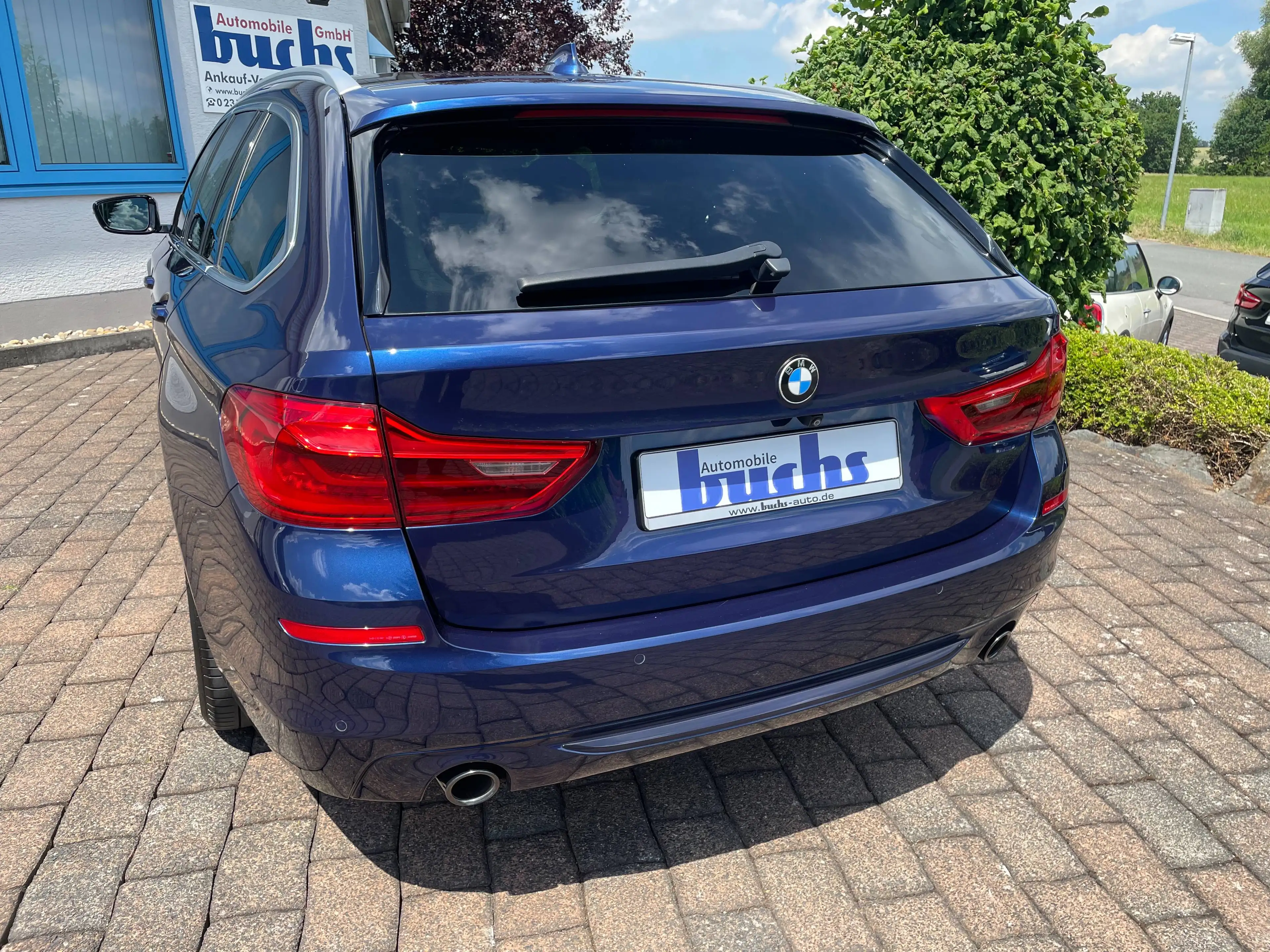 BMW 520 d xDrive Touring Sport Line AHK HUD Leder — photo 9