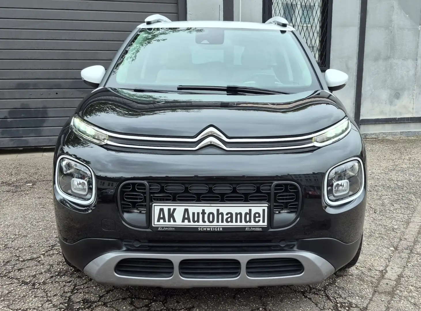 Citroen C3 Aircross PureTech 130 Shine HeadUp Navi Carpl Zwart - 2