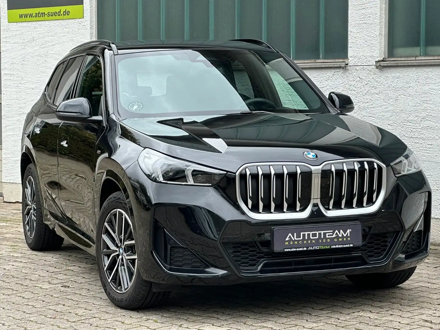 BMW X1 18 i sDrive*M Sport*AHK*Panorama*H/K*ACC* Noir - 2