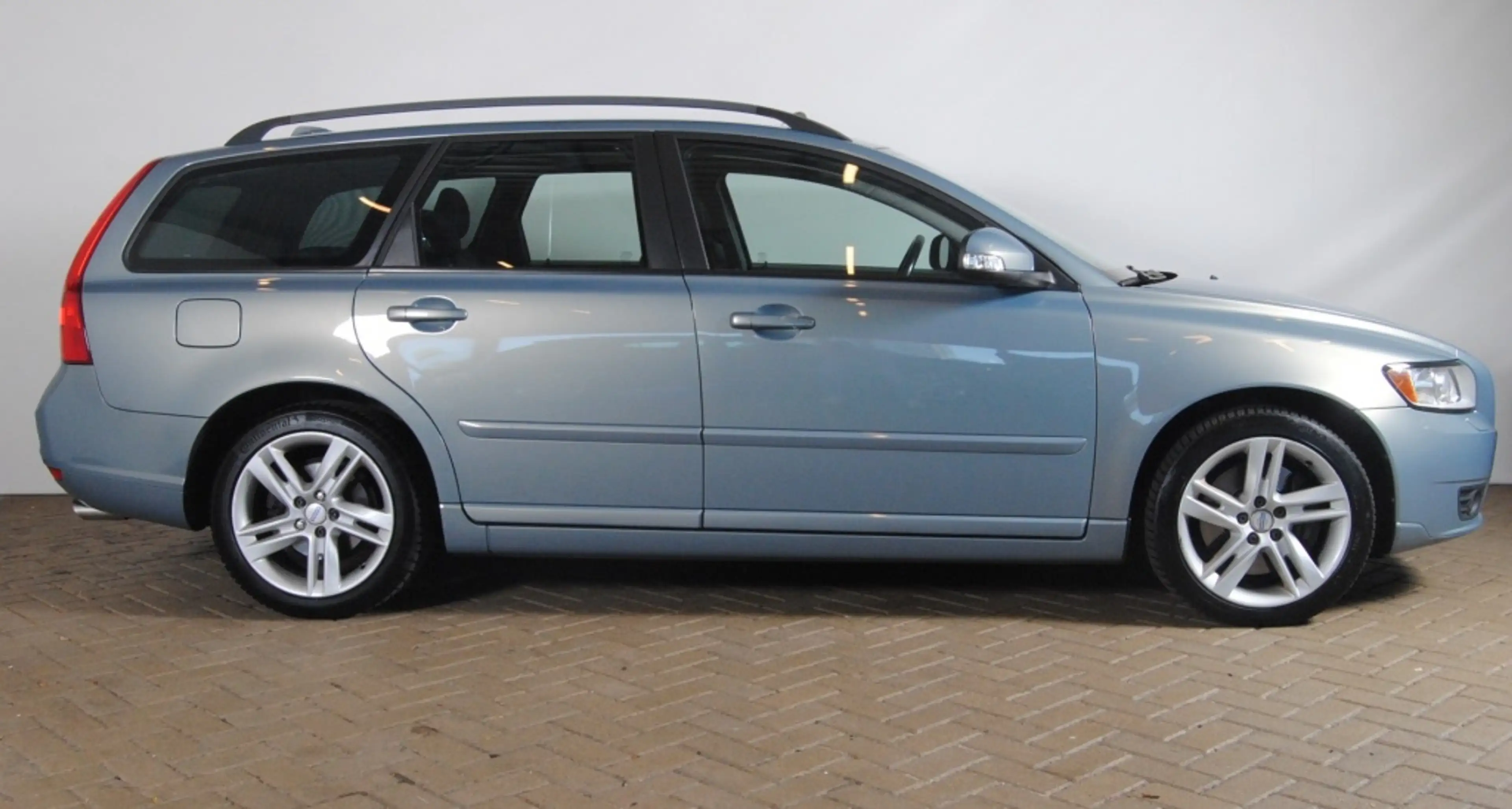 Volvo V50 2.5 T5 Summum | 230PK | Zeer netjes! | Stoelverwar — photo 2