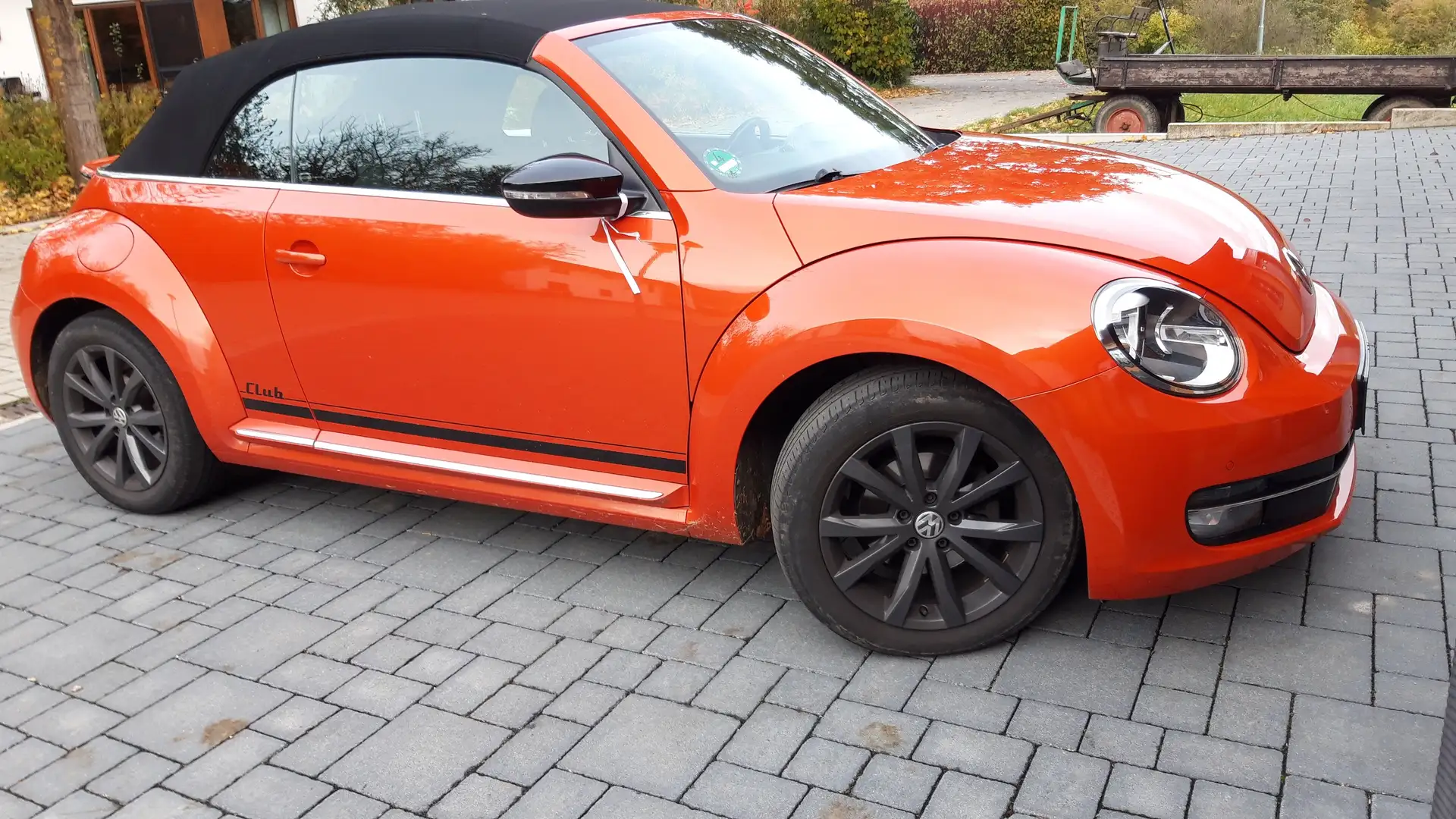 Volkswagen Beetle The Beetle Cabriolet 2.0 TDI Blue Motion Technolog Orange - 1