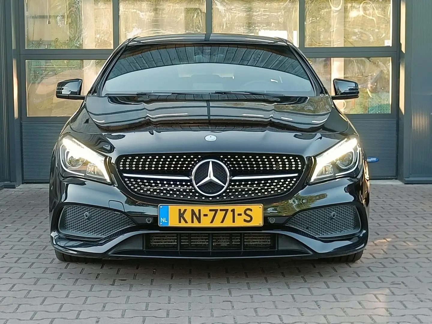 Mercedes-Benz CLA 180 Shooting Brake AMG Night Edition Plus AMG | LED | Zwart - 2