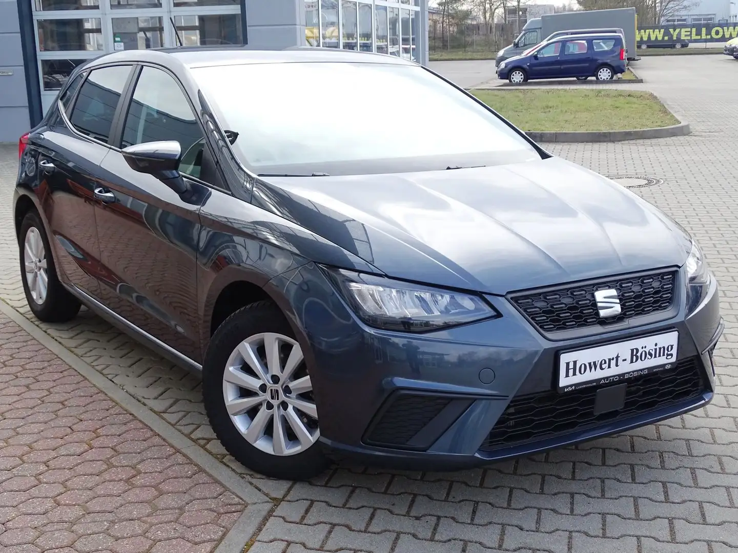 SEAT Ibiza 1.0 TSI Style NAVI-LED-SHZG-PDC-TEMPOMAT Gris - 2