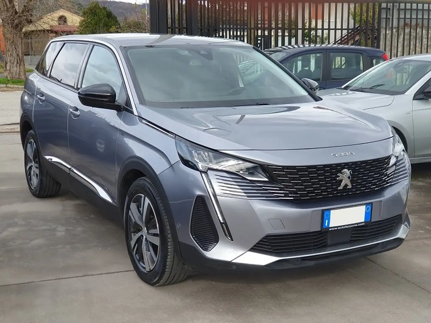 Peugeot 5008 NEW 1.5 BlueHDi 130CV ALLURE LED NAVI 10" PARK CAM Gris - 1