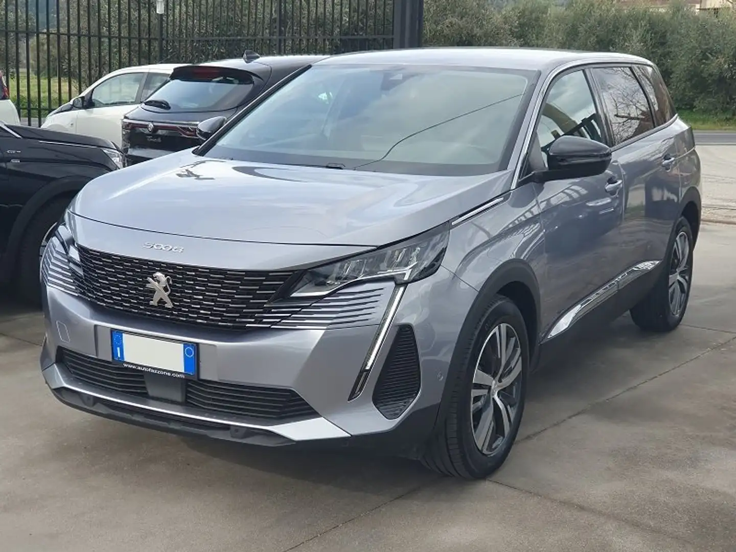 Peugeot 5008 NEW 1.5 BlueHDi 130CV ALLURE LED NAVI 10" PARK CAM Gris - 2