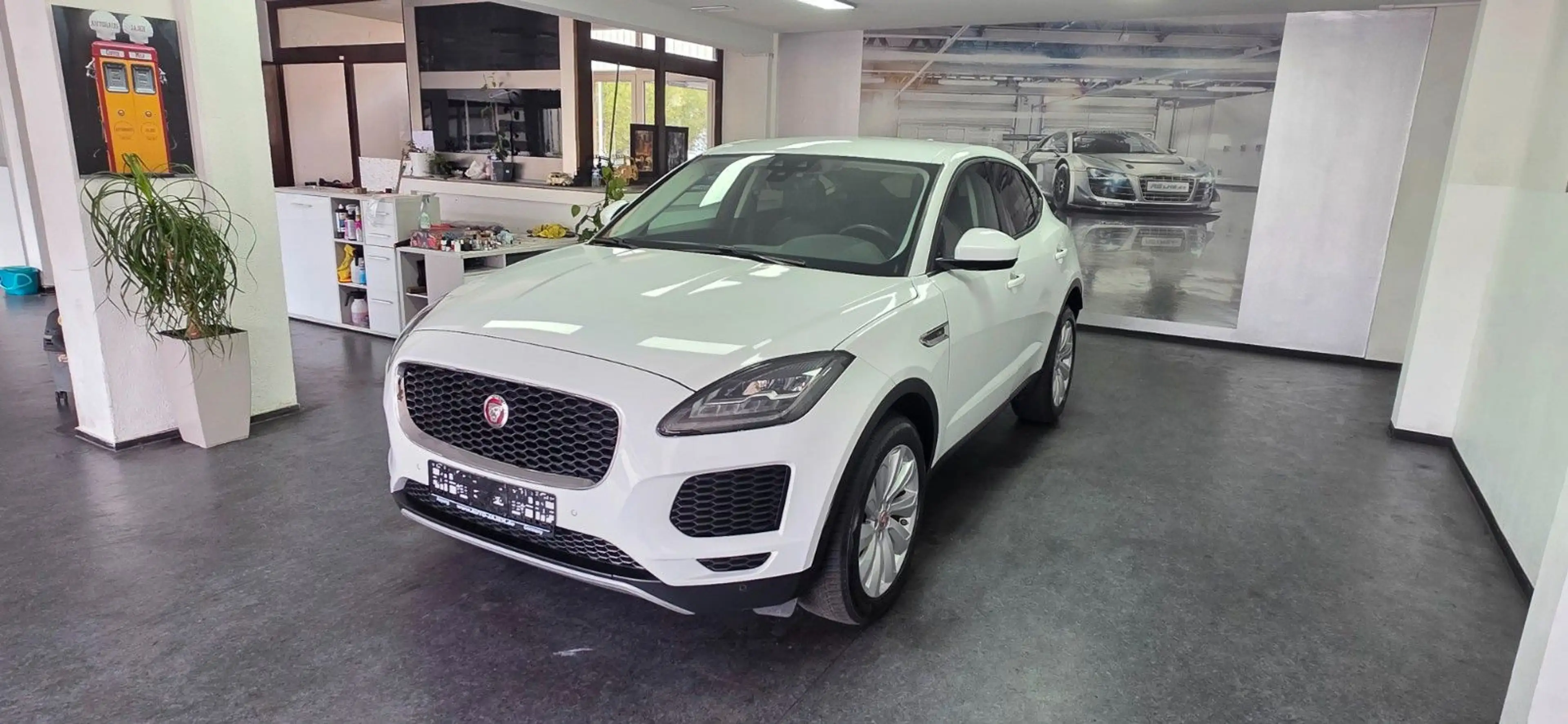 Jaguar E-Pace S AWD Automatik 58.000 km Leder Kamera — photo 3