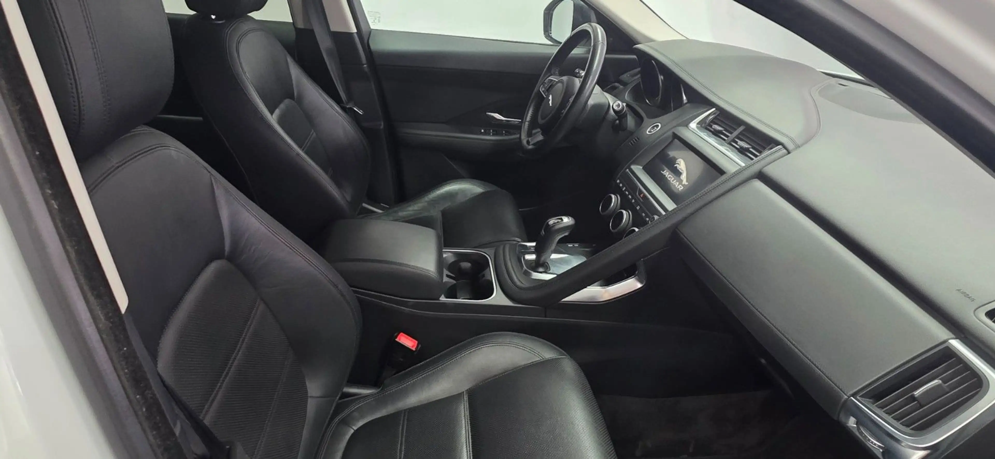 Jaguar E-Pace S AWD Automatik 58.000 km Leder Kamera — photo 11