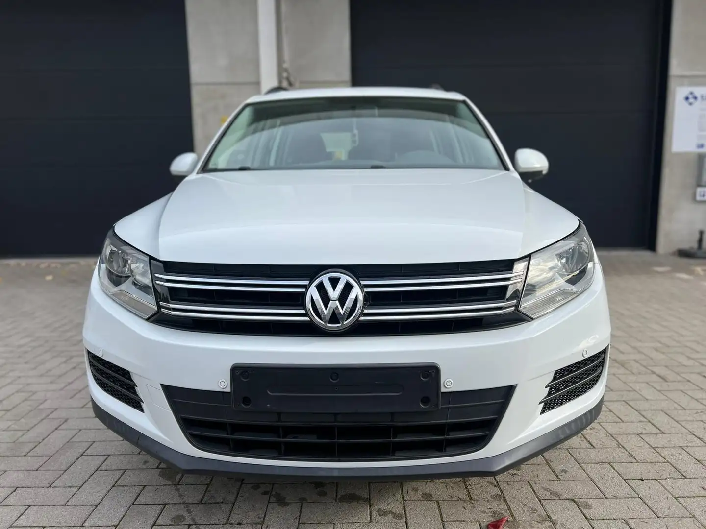 Volkswagen Tiguan 1.4 TSI Toit Ouvrant/Pano GPS Bluethoot ParkAssist Blanc - 2