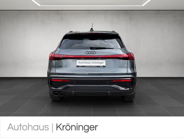 Audi Q5 view 6