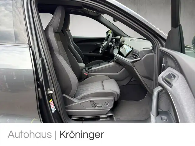 Audi Q5 view 9