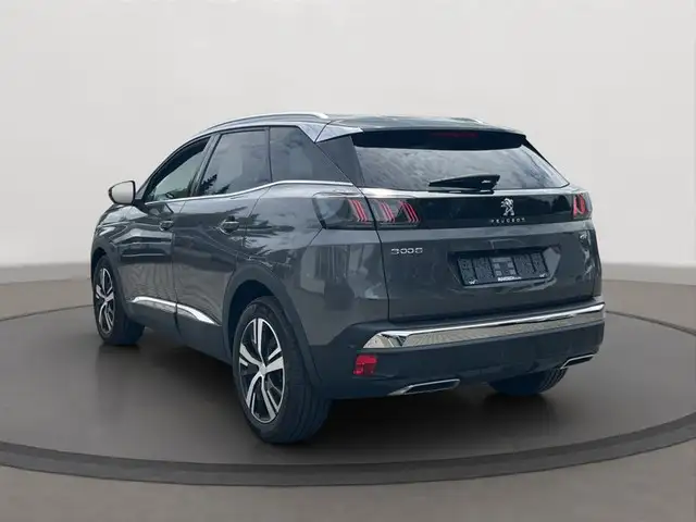 Peugeot 3008 view 3