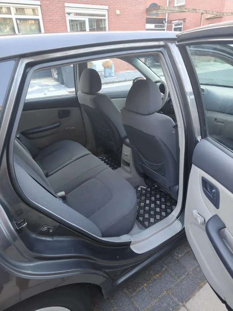 Kia Cerato Cerato 1.6-16V LX Grau - 2