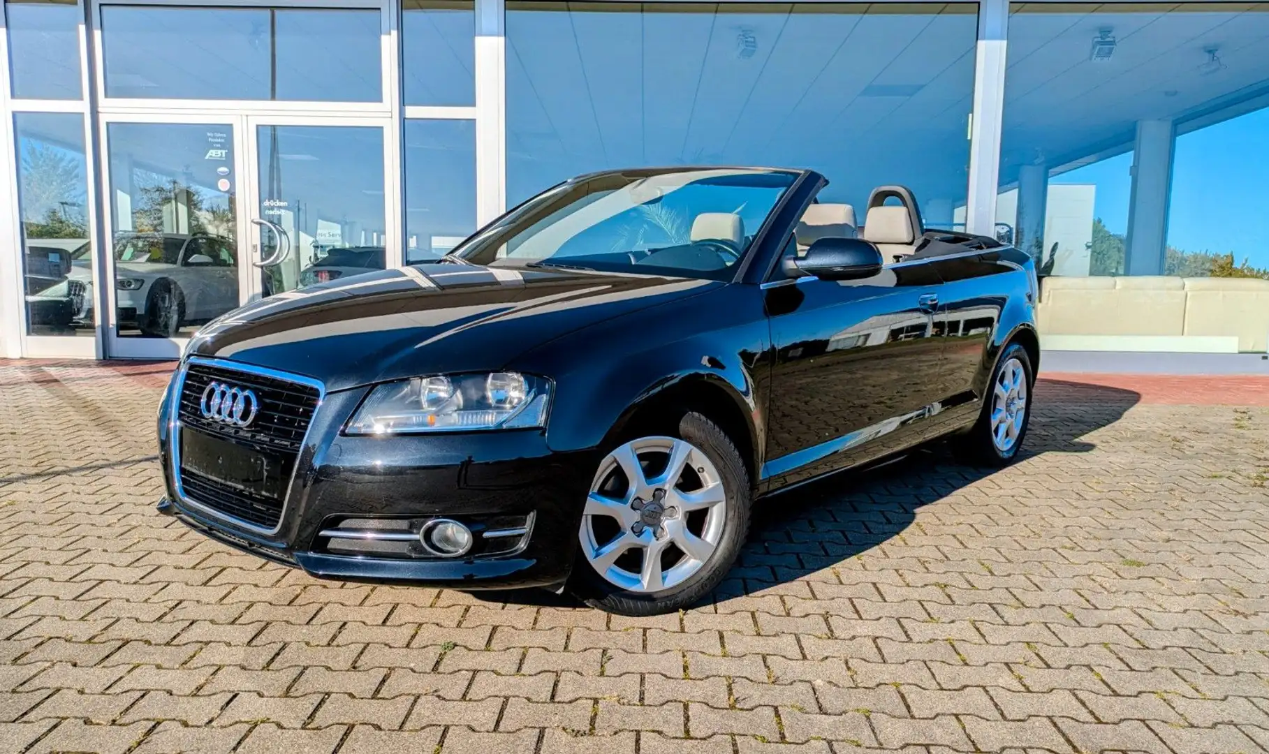 Audi A3 Cabriolet Attraction Schwarz - 1
