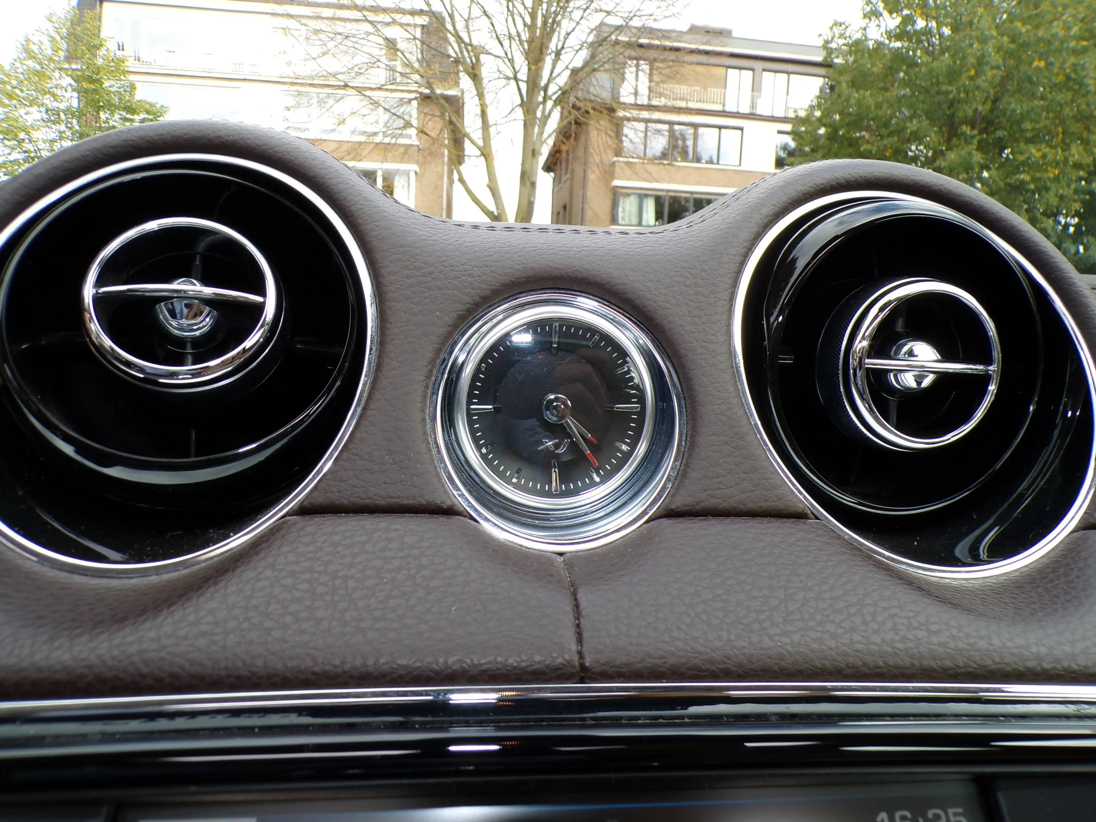 Jaguar XJ XJ 2.0i Ti Portfolio 105.000km 1ste eigenaar!!!!!!! — photo 11