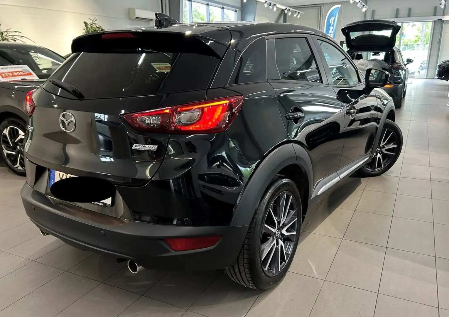 Mazda CX-3 Exclusive-Line Schwarz - 2