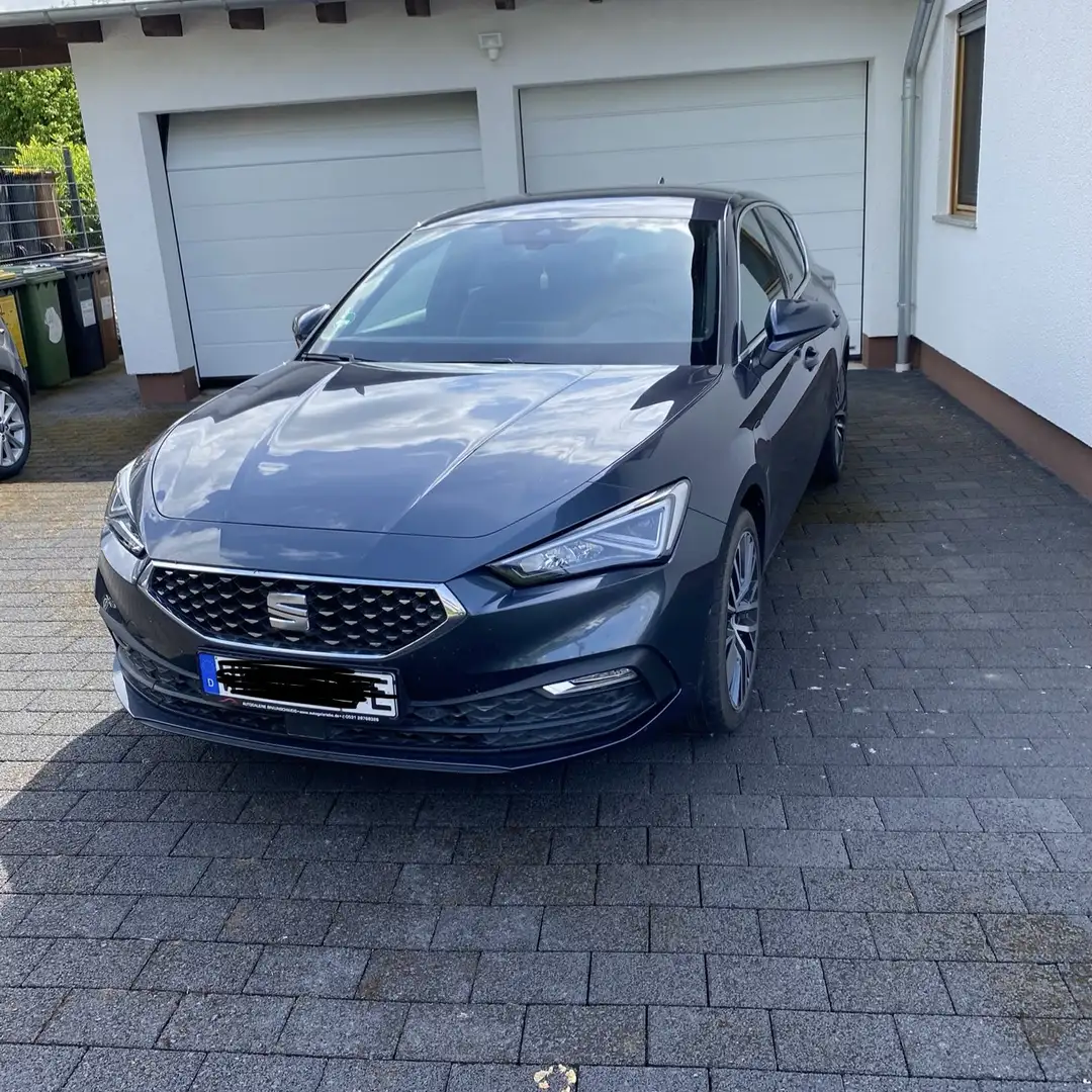SEAT Leon e-Hybrid Xcellence DSG Grau - 1