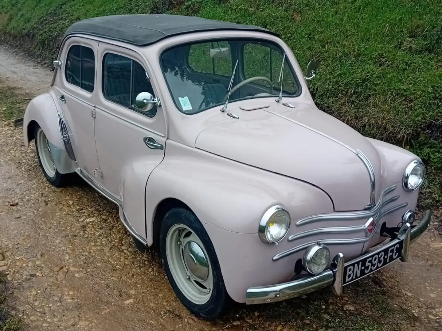 Renault R 4 4  cv Бежевий - 1