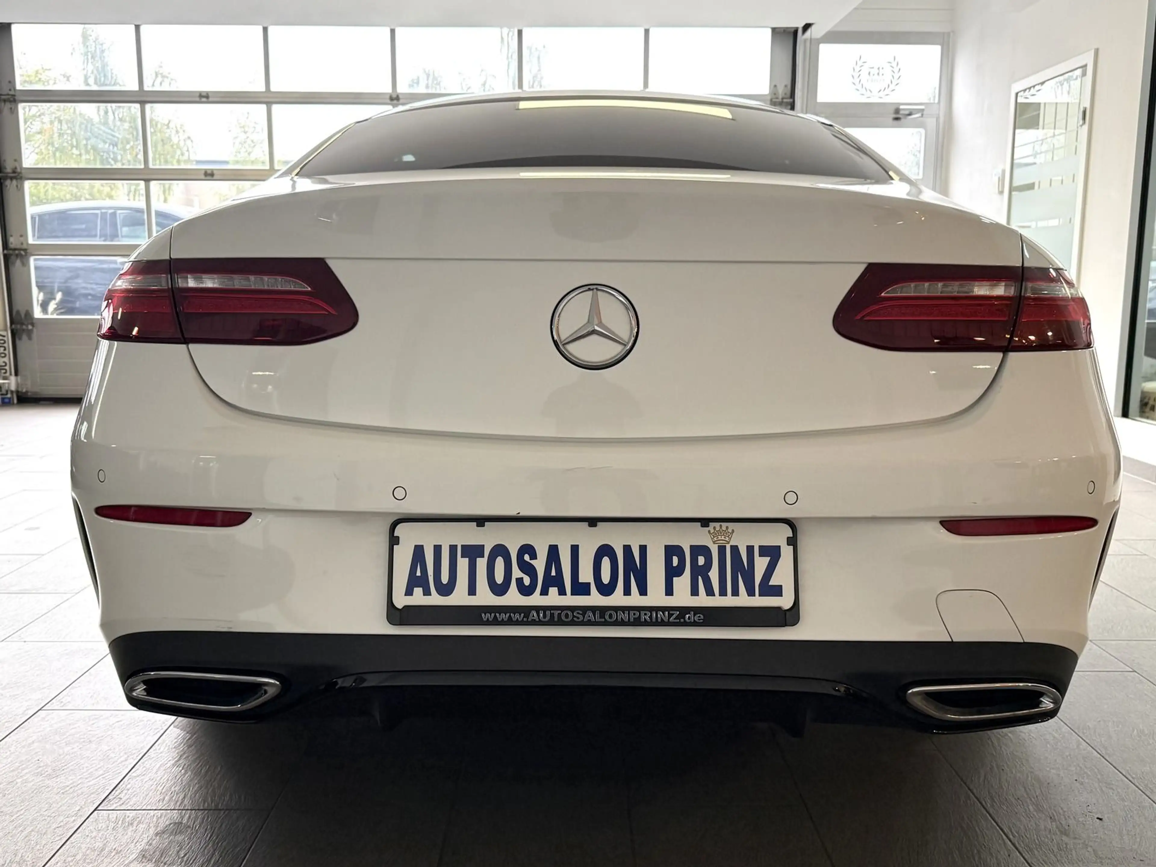 Mercedes-Benz E 350 d AUTOM KLIMA AMG COMAND PANO LED LEDER — photo 9