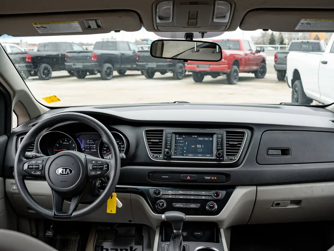 Kia Sedona снимка Kia Sedona
