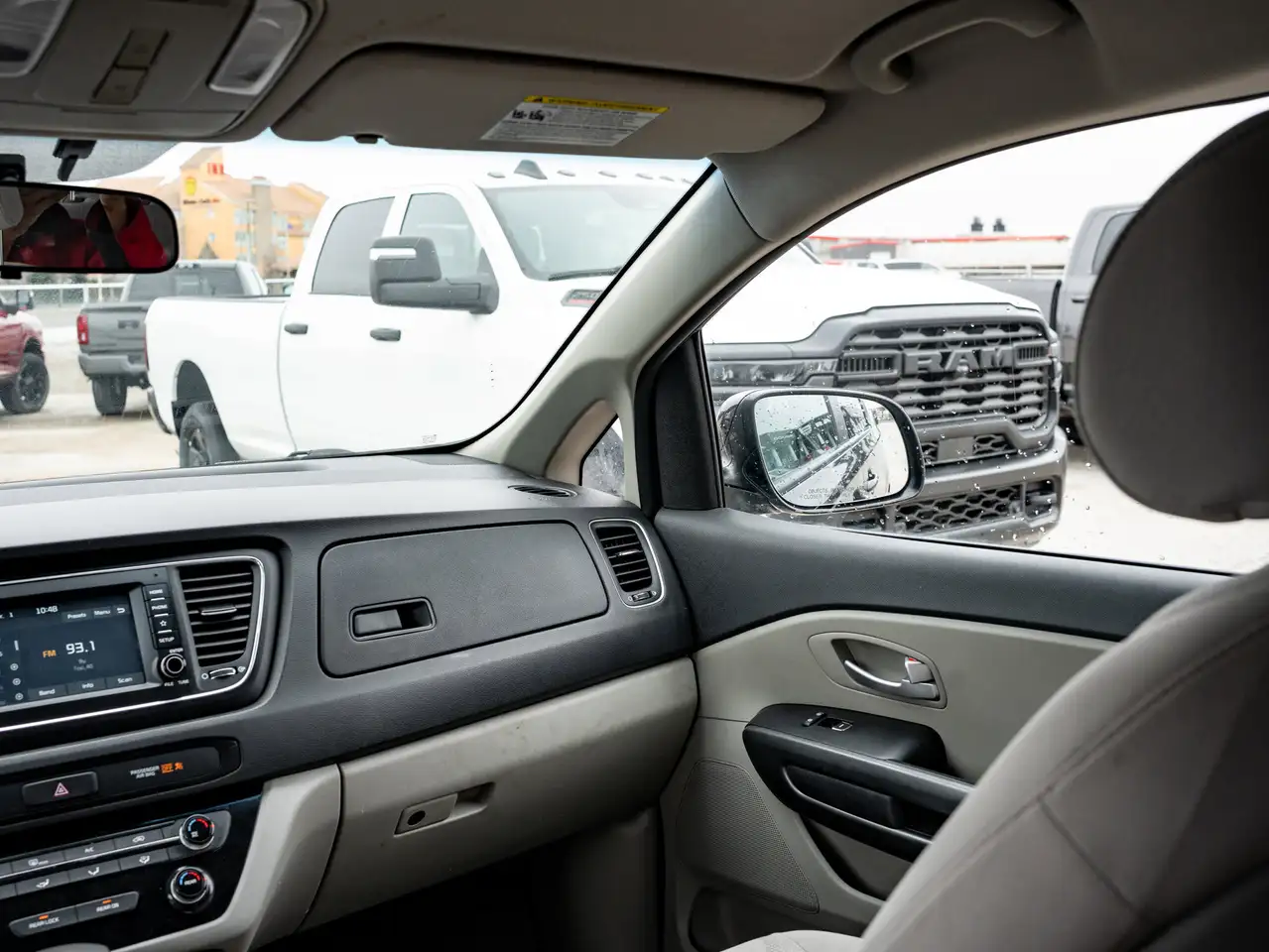 Kia Sedona снимка Kia Sedona