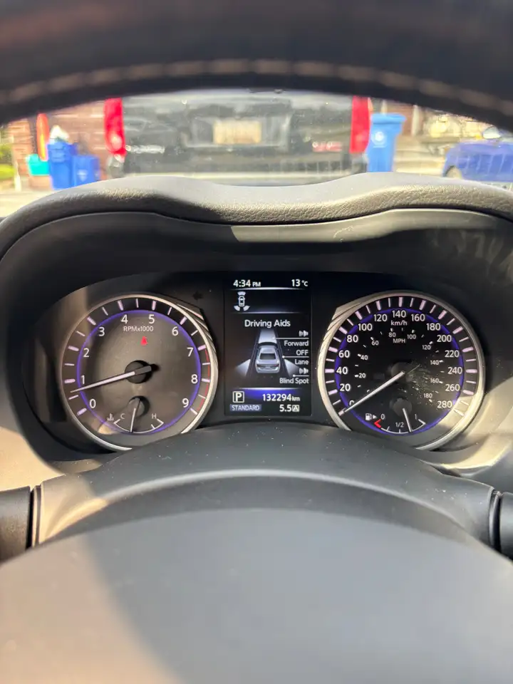 Infiniti Q50 снимка Infiniti Q50