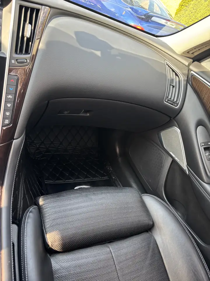 Infiniti Q50 снимка Infiniti Q50