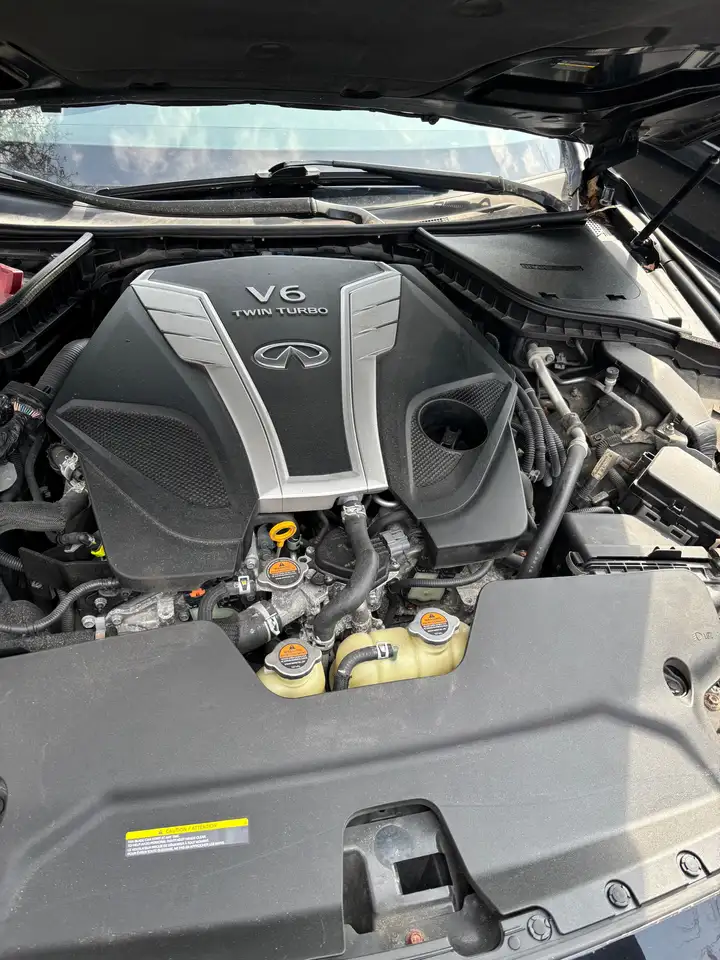 Infiniti Q50 снимка Infiniti Q50