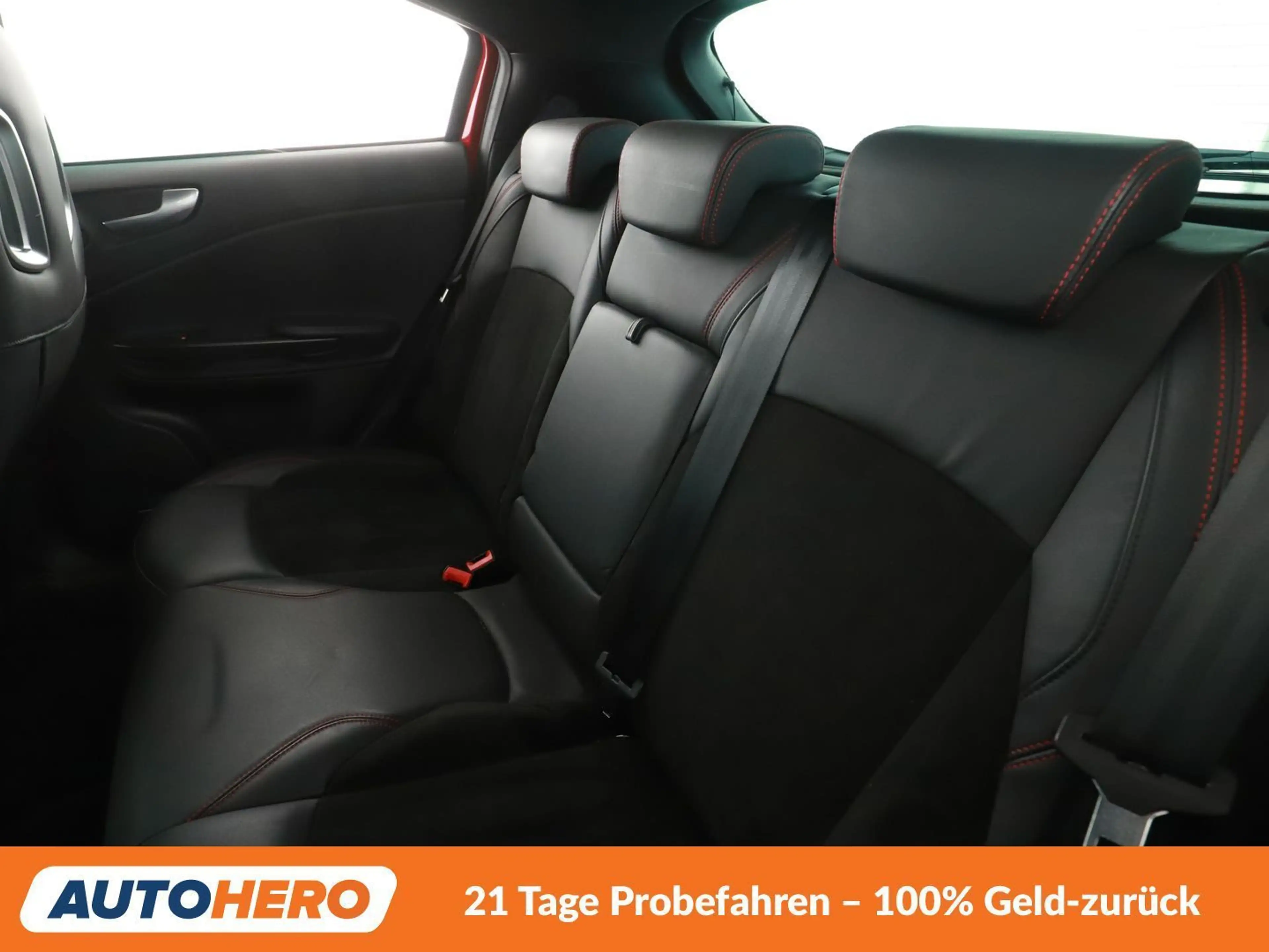 Alfa Romeo Giulietta 1.8 Turbo Veloce Aut*NAVI*PDC*SHZ*KLIMA* — photo 14