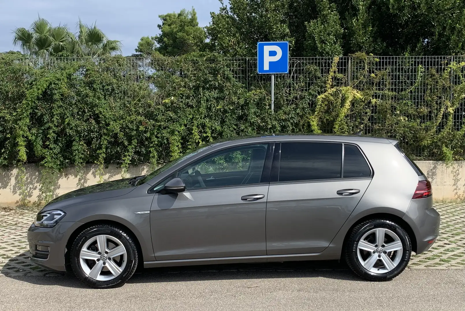 Volkswagen Golf 5p 1.4 tgi Highline - 2