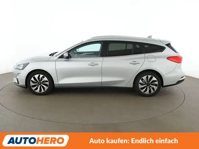 Ford Focus view 3