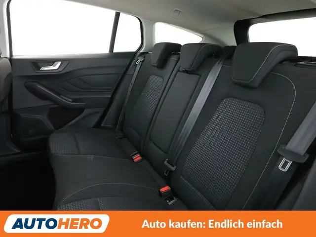 Ford Focus view 14