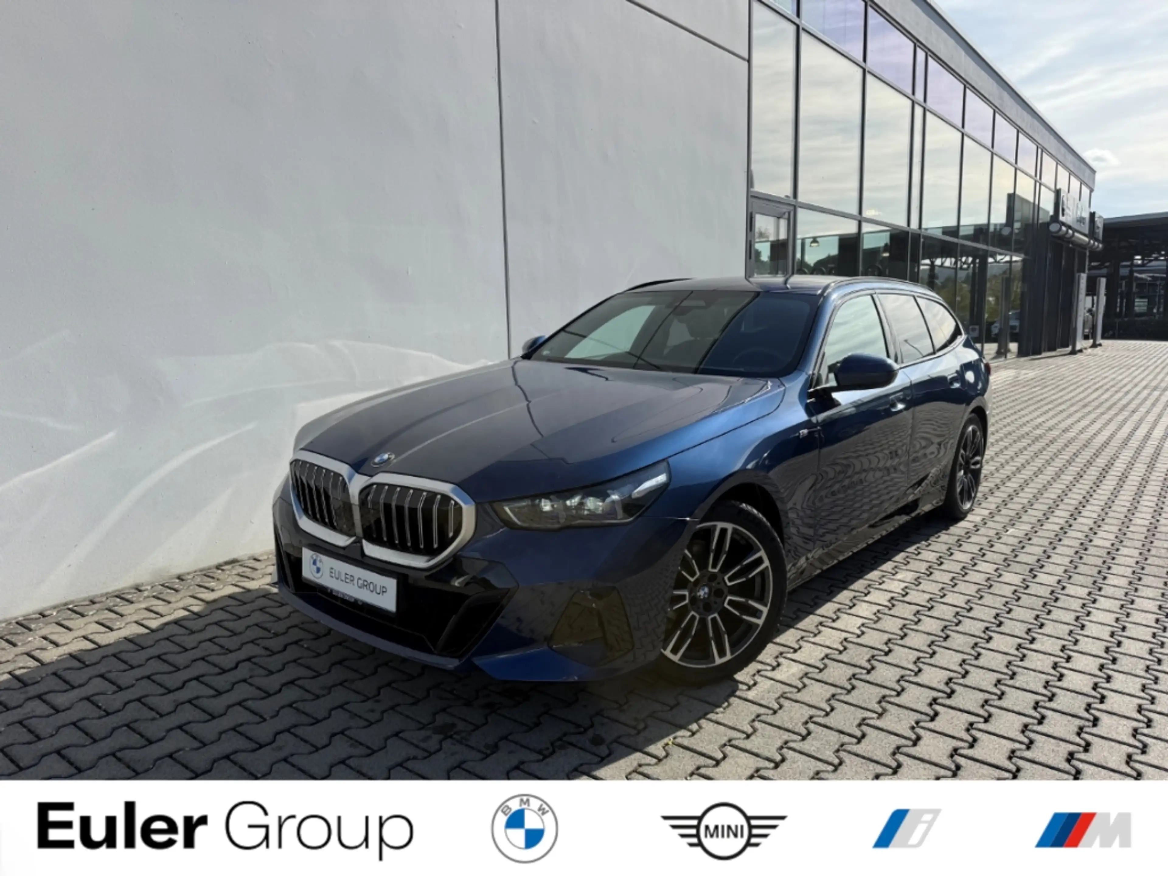 BMW 520 dA Touring M-Sport Sportpaket HUD AHK-klappbar Nav