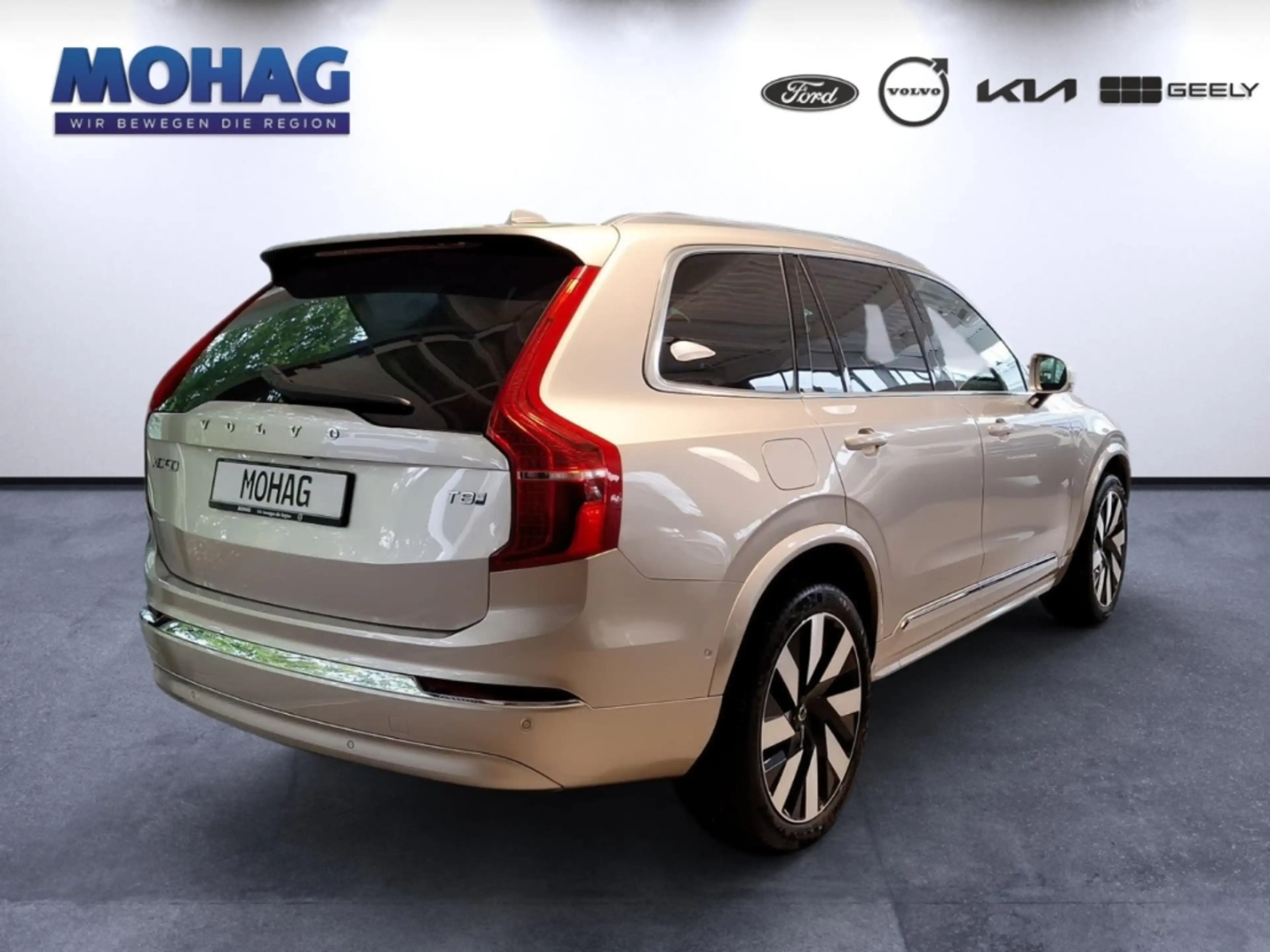 Volvo XC90 T8 AWD Ultra Bright - Luftfahrwerk B&W — photo 3