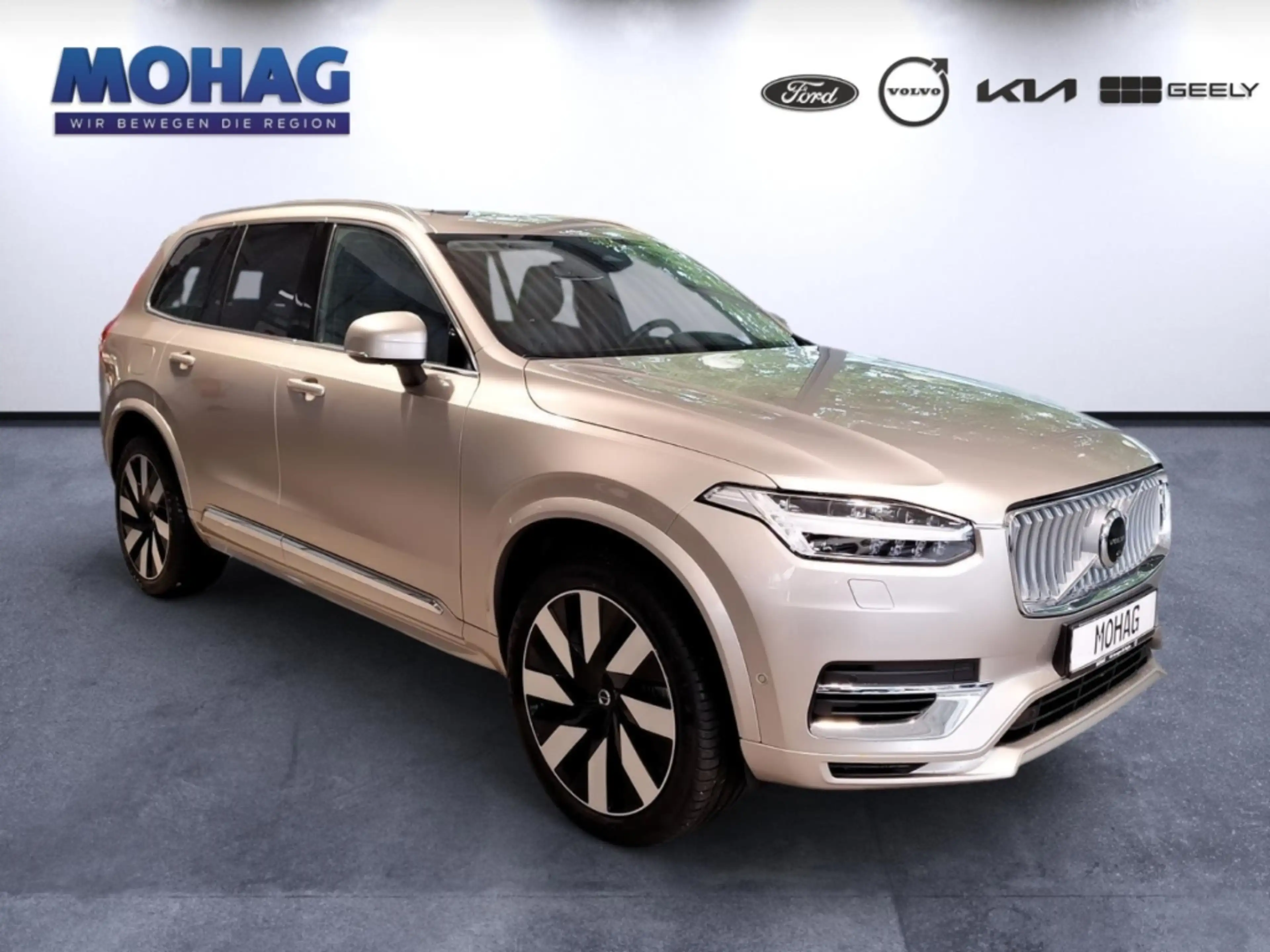 Volvo XC90 T8 AWD Ultra Bright - Luftfahrwerk B&W — photo 2