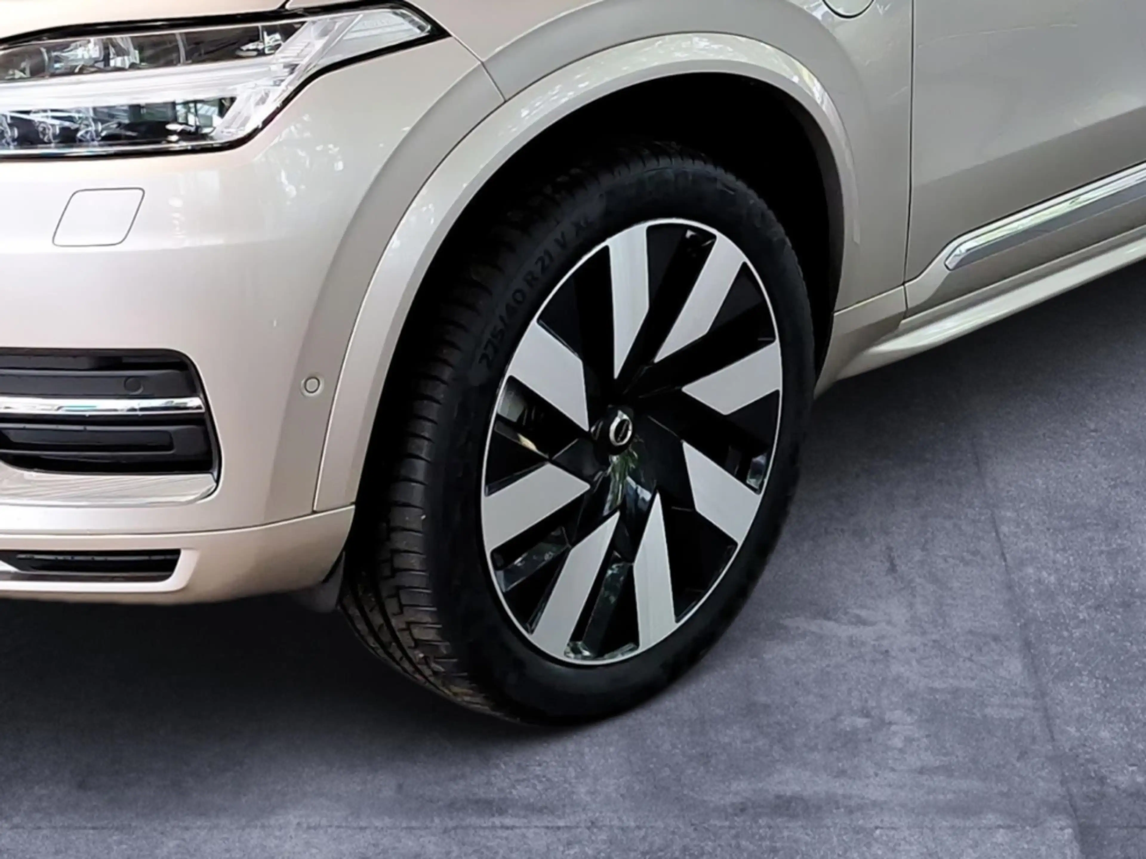 Volvo XC90 T8 AWD Ultra Bright - Luftfahrwerk B&W — photo 6
