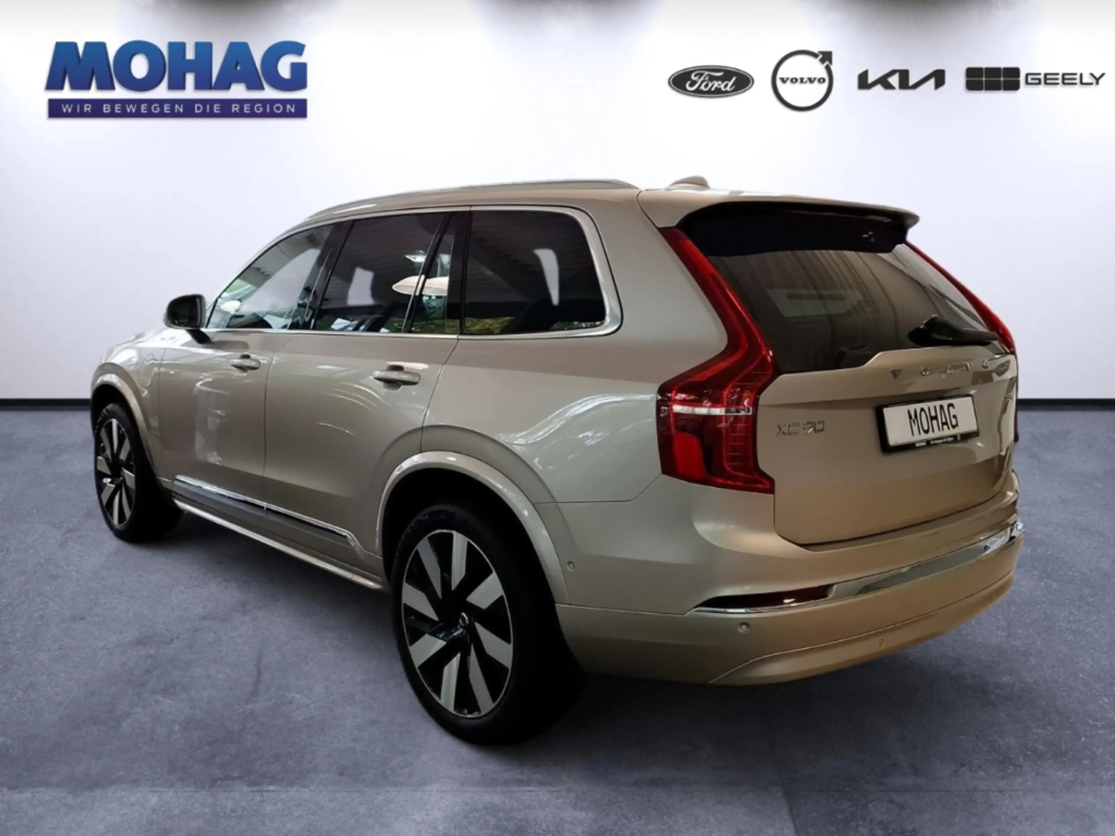 Volvo XC90 T8 AWD Ultra Bright - Luftfahrwerk B&W — photo 4