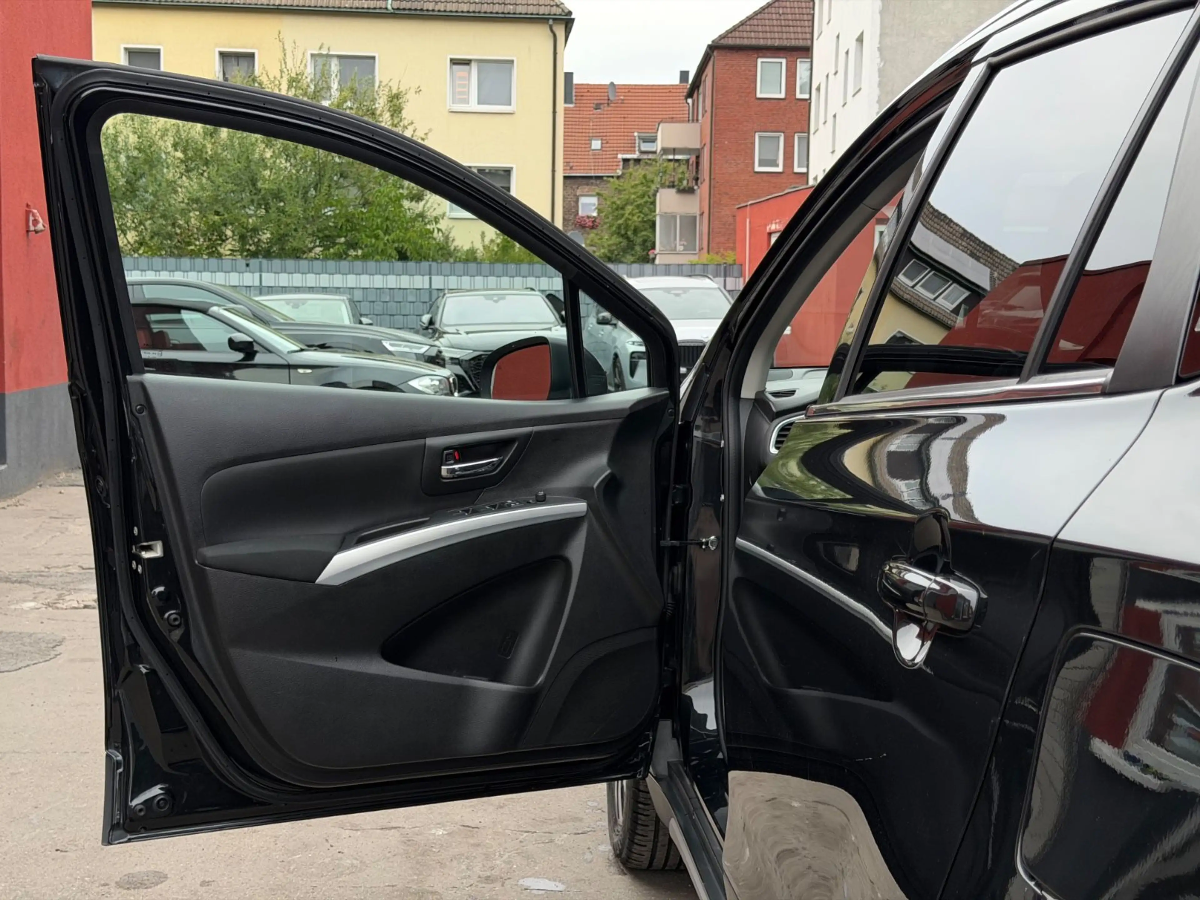 Suzuki SX4 S-Cross Club/RÜCKFAHR-KAMERA/WARTUNG NEU ! — photo 8