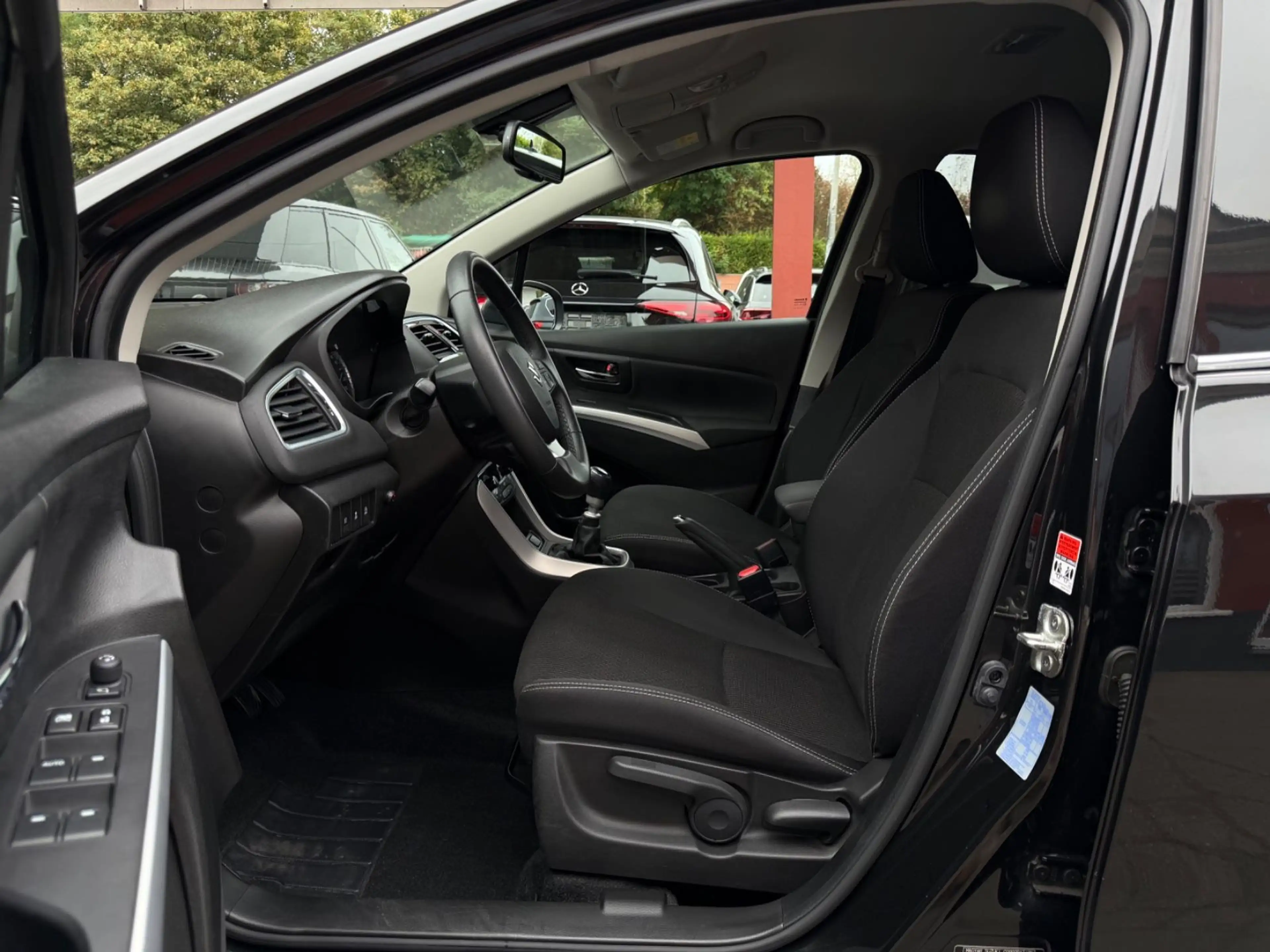 Suzuki SX4 S-Cross Club/RÜCKFAHR-KAMERA/WARTUNG NEU ! — photo 12