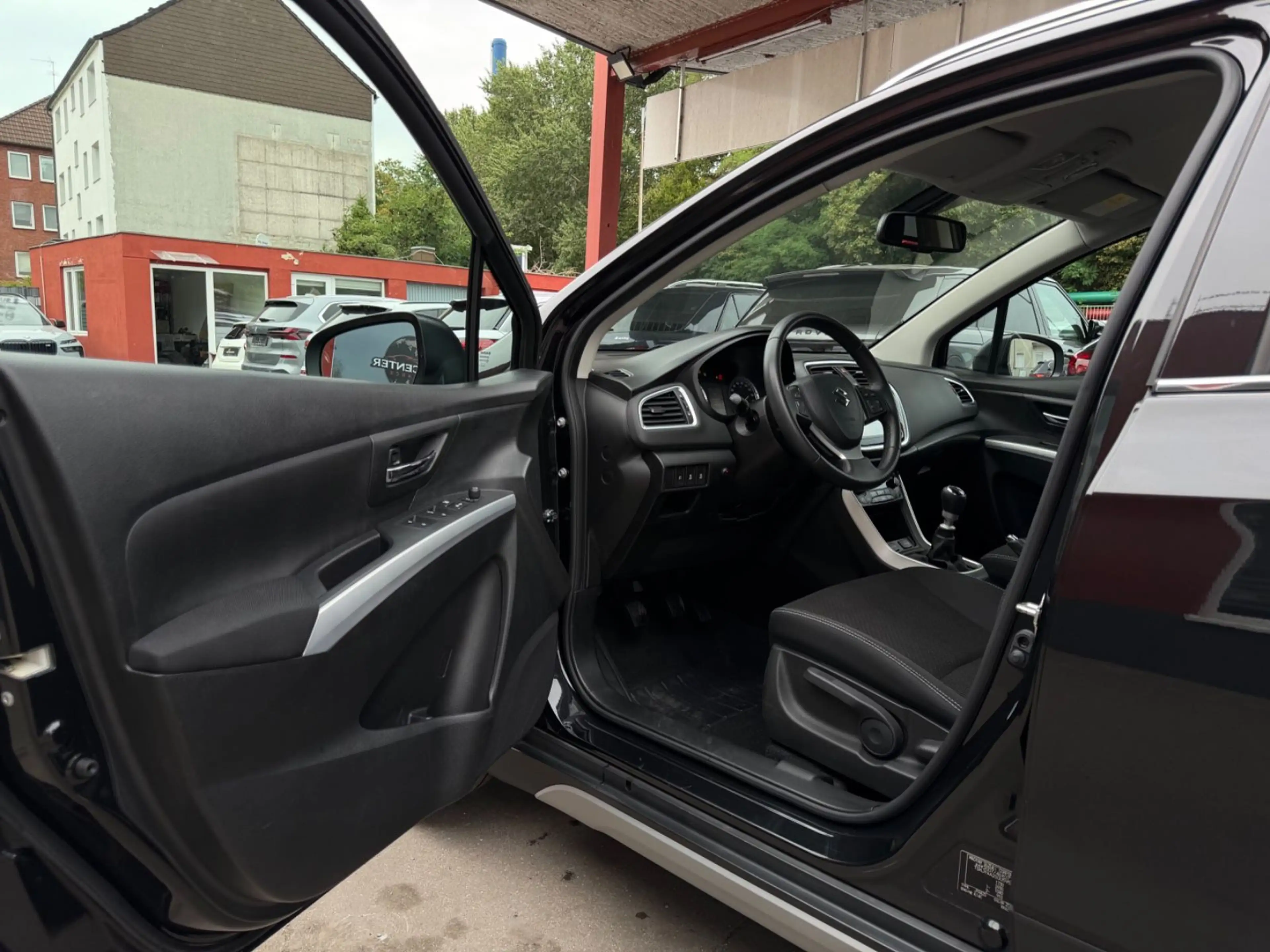Suzuki SX4 S-Cross Club/RÜCKFAHR-KAMERA/WARTUNG NEU ! — photo 10