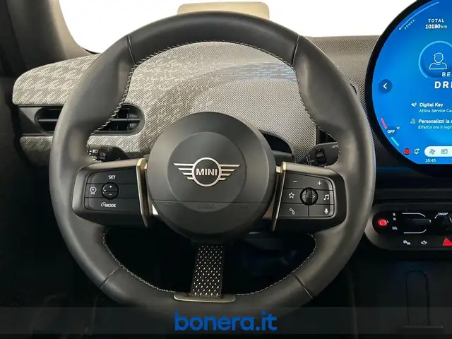 Mini Cooper Cooper view 16